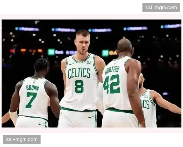 波尔津吉斯参与勇士合练,对阵凯尔特人复出倾向为75% 波尔津吉斯参与勇士合练,对阵凯尔特人复出倾向为75%