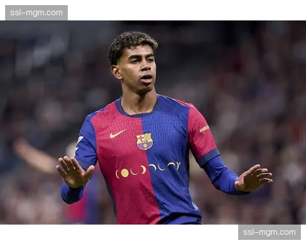 巴萨小将亚马尔恢复合练，预计将在周末联赛中替补登场，丰富边路选择