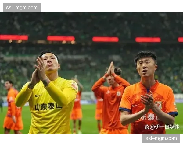 战术板：成都蓉城如何限制山东泰山的高空优势？